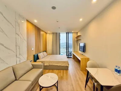 One-Bedroom Apartment — Căn Hộ ICON40 Hạ Long Near Beach